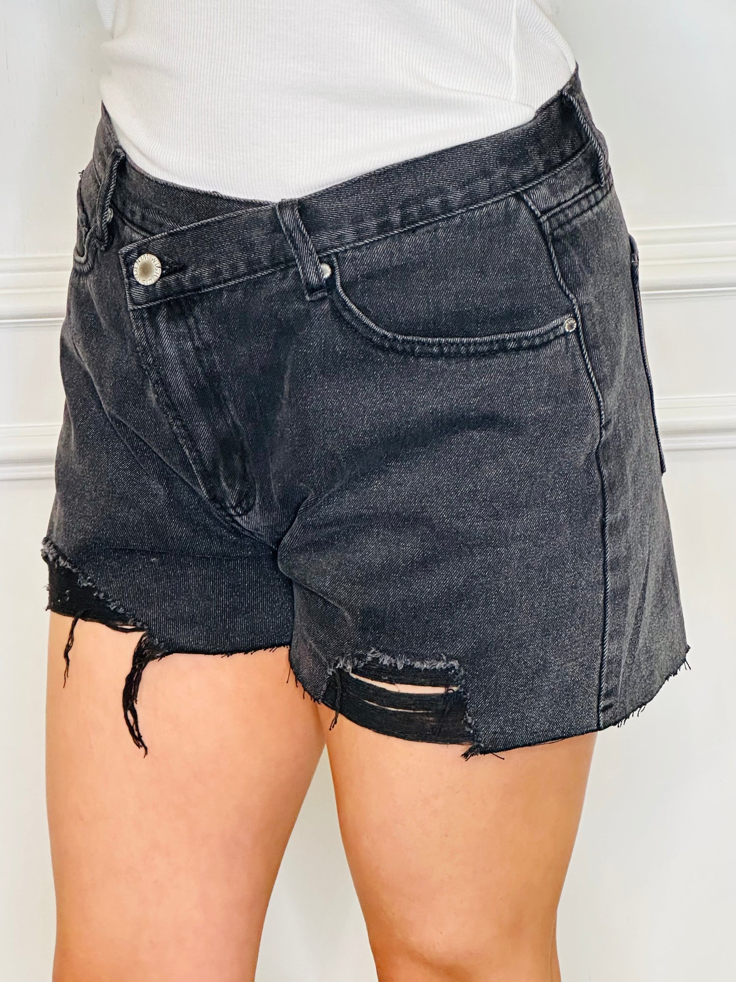 GIGI SHORTS // BLACK